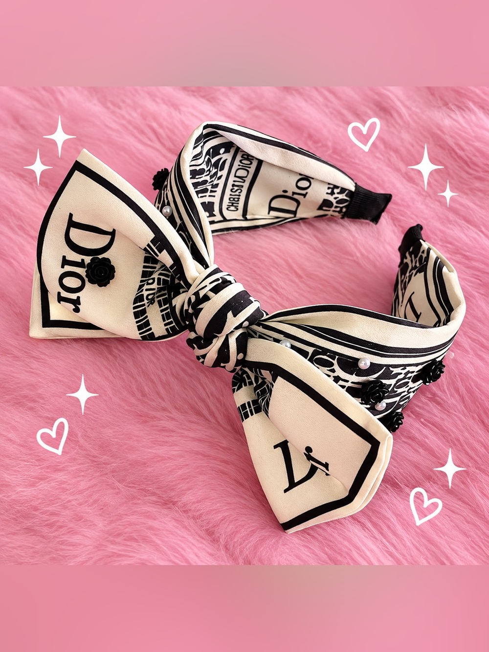 🆕Hand Crafted Black and Cream Patterned Headband with Embellished Bow🤍🖤
